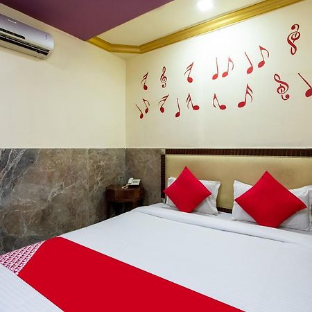 Oyo 24196 Hotel Shreenath Palace Ujjain Extérieur photo