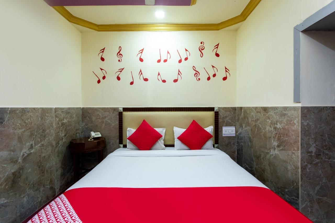 Oyo 24196 Hotel Shreenath Palace Ujjain Extérieur photo